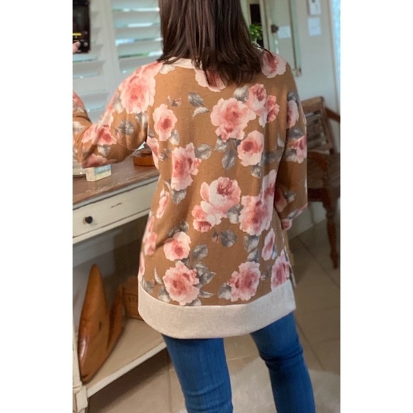 Floral French Terry V-Neck Contrast Banded Mustard 5120 - Picture 8 of 8